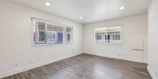 Laurel Pointe Gallery 23