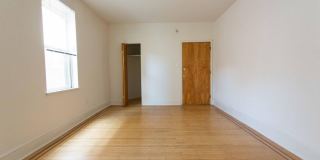 721 SPRUCE Street Gallery 3