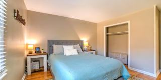 2417 Glenrose Avenue - A Gallery 18