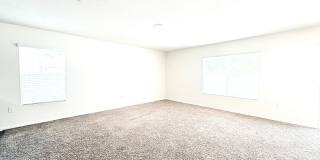 Spacious 4BR Home with Large Fenced Yard & Community Pool Gallery 16
