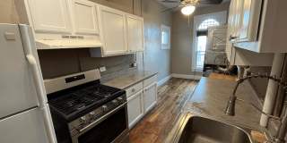 $1000 Move in Special - Beautiful 2 bed 1 bath in unit W/D, renovated kitchen, walkability! Gallery 7
