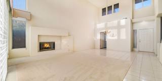 Charming Guard-Gated Southwest Las Vegas Townhome with Fireplace & Golf Course Views! Gallery 8