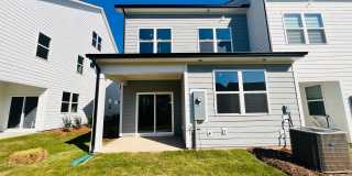 Room in 4 Bedroom Home at Munsing Dr Gallery 7