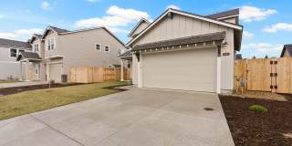 4 bedroom home in desirable neighborhood Gallery 5