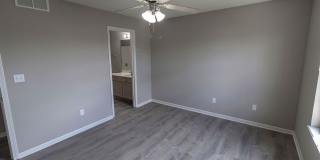 Large Duplex in Vanderveen Gallery 19
