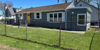 10 Lake Avenue Gallery 1
