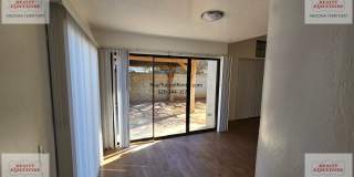 2 story Condo with 2 bedrooms a loft and 2 1/2 baths Gallery 21