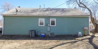 3 bed 2 Bath Home Super Large Back Yard Gallery 1