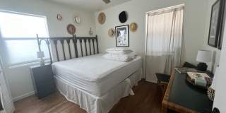 FULLY FURNISHED 2/2 OLD NE BUNGALOW - lease term through March 2027 Gallery 32