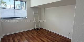 2715 Tigertail Ave Gallery 7