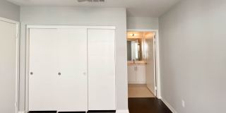 Luxury Townhome Centrally Located in Silverlake! Gallery 7