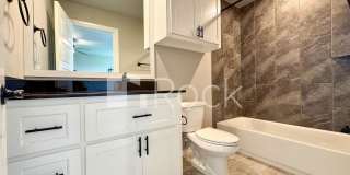 Spacious Craftsman Home on cul-de-sac - Electric Included! Gallery 42
