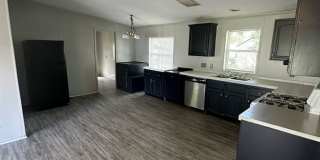 Cozy House for Rent in Muncie Gallery 1