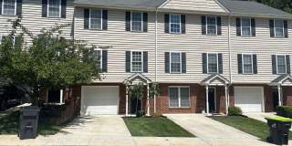 Crescentwood Townhomes on Lakeside Drive Gallery 1