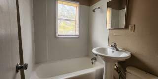 2 Bedroom / 1 Bath House Gallery 3