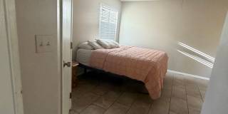 2 Bedroom 2 bath private enclosed yard for Gallery 22