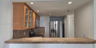 5880 Collins Ave Gallery 7