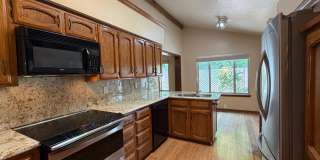 Attractive 3 Bedroom 2 Bathroom Home In The Northeast Heights! Gallery 9