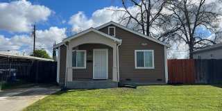 UPDATED 3 BEDROOM HOUSE WITH LARGE BACKYARD! Gallery 1