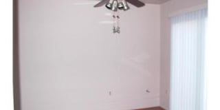 Spacious townhouse, walk to METRO, pool, parking, all you could want! Gallery 12