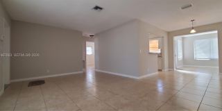 1900 N 32nd Ct Gallery 4