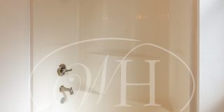 Great 2 Bedroom with Classic Finishes Gallery 24