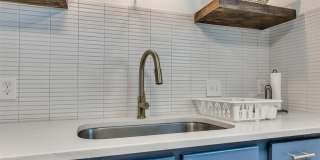 217 E Daws Street Gallery 9