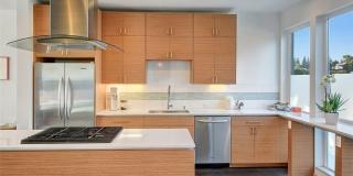 Spacious West Seattle Townhome With Rooftop Deck and Waterviews!! Gallery 5