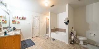 Room in 4 Bedroom Home at Magnolia Grove Gallery 10