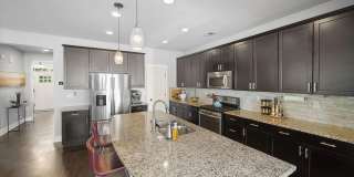 Room in 4 Bedroom Home at Double Oaks Rd Gallery 29