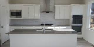 Exquisite 3 Bed 2.5 Bath Single Family Home Gallery 6