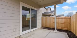 4 bedroom home in desirable neighborhood Gallery 36