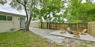 1 Bed 1 Bath Suite with Fenced Yard Minutes Away Clearwater Beach Gallery 1