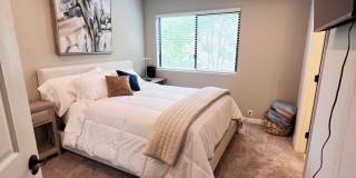 Beautifully Furnished 2 Bed/2.5 Bath Townhome in the Desirable Woodlands of La Jolla Gallery 26
