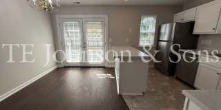 Beautiful 3BR Home with Vaulted Ceilings, Community Pool & Main Level Primary Suite Beautiful 3BR Home with Vaulted Ceilings, Community Pool & Main Level Primary Suite Gallery 18