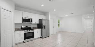 Gorgeous 4-bedroom, 2-bathroom House in Fort Myers Gallery 1