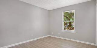 3 bedroom 2 bath home in Village Green Gallery 15