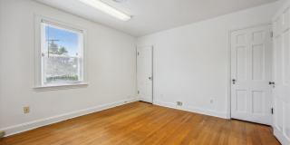 212 FREDERICK Avenue S Gallery 45