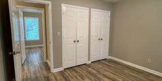SW Updated Home - Wood Laminate Flooring, Front Porch & Deck! SW Updated Home - Wood Laminate Flooring, Front Porch & Deck! Gallery 16