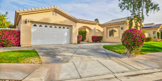 6 Queens Court Gallery 1