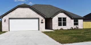 Stunning 3 bedroom in Prairie Grove! 3 Bed, 2 bath. Gallery 1