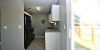 Beautifully updated 1 bedroom apartment within walking distance to the beach! Gallery 7