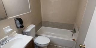 Cozy 3 Bedroom 1 Bathroom Condo- Conveniently Located at DC line Gallery 16