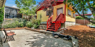 Fully Renovated 3BD Upper Duplex with Garage & Garden in West Seattle Gallery 24