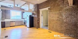 2320 N Damen Ave Gallery 2
