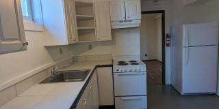 3 Bed, 1 Bath Unit with den in Fairhaven Close to Shopping & Restaurants & On a Bus line Gallery 4