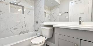 426 W Belden Ave Gallery 15