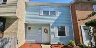 Amazing 2 Bedroom Townhome in Washington Square! Available 03-06-26! All Appliances Convey! Gallery 1
