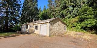 Cozy 3 bd House in Oregon City with Garage, Storage, & W/D Hookups! Gallery 1