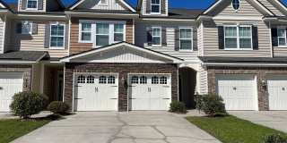 Just painted! Gated Community w/ Pool & Gym Gallery 1